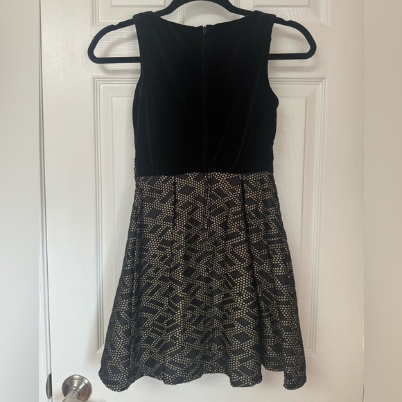 Girls Dress - Picture 2 of 3